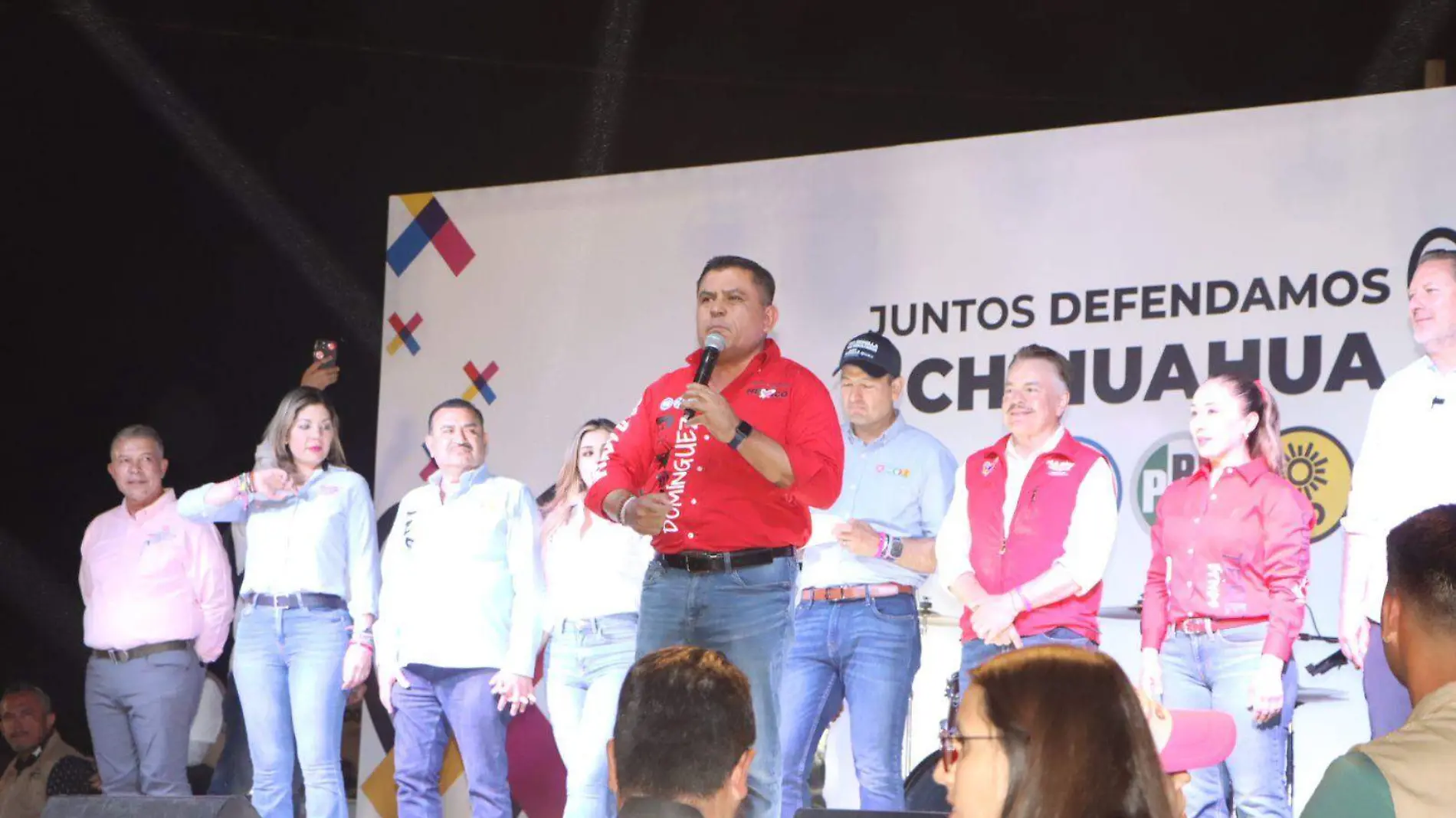 Cierre de campaña Alex Domínguez